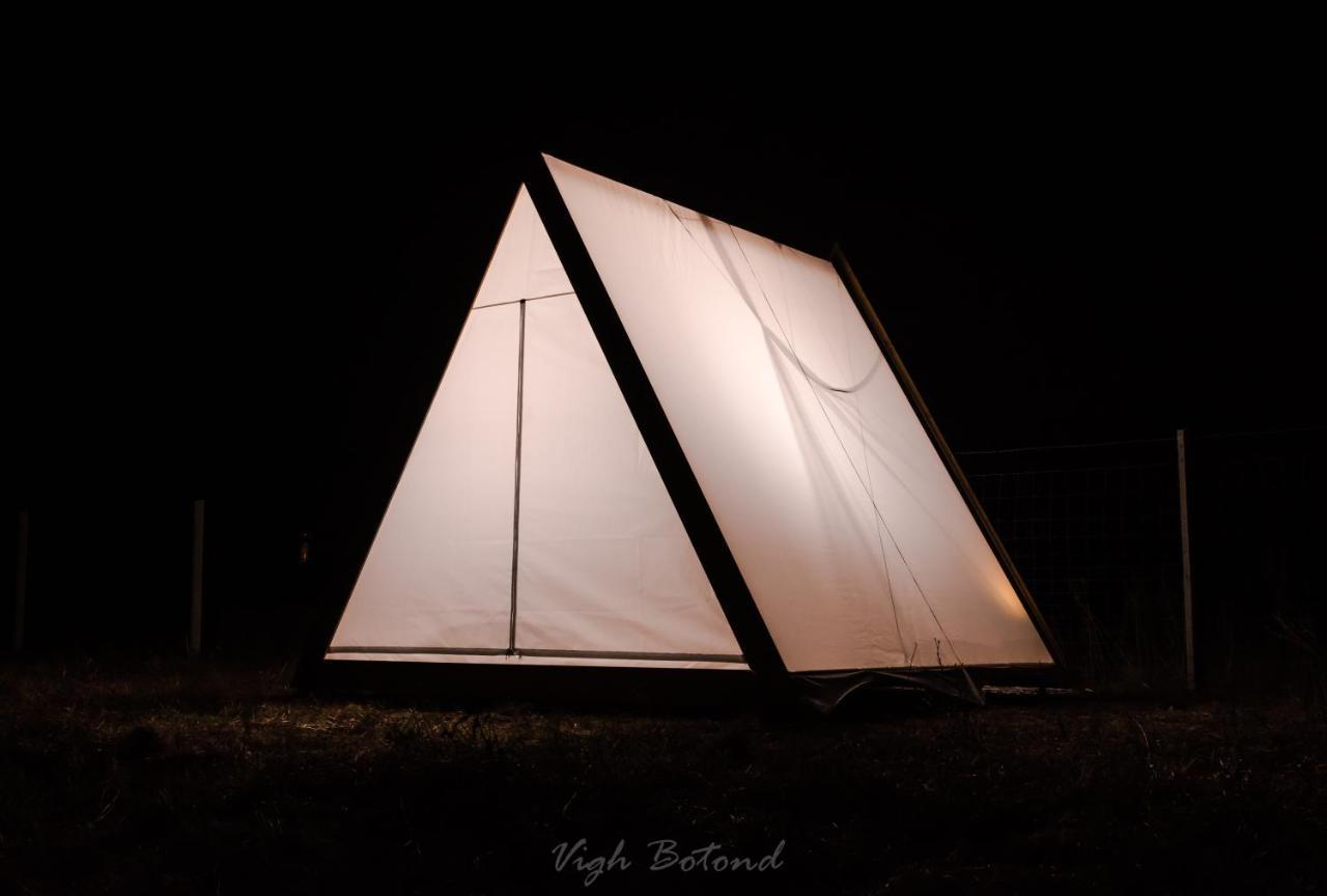Lupa Tent บูดาคาลาสซ์ ภายนอก รูปภาพ